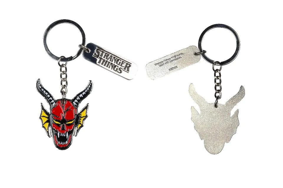 Konix Stranger Things Portachiavi Metallo Hellfire Club 4 cm