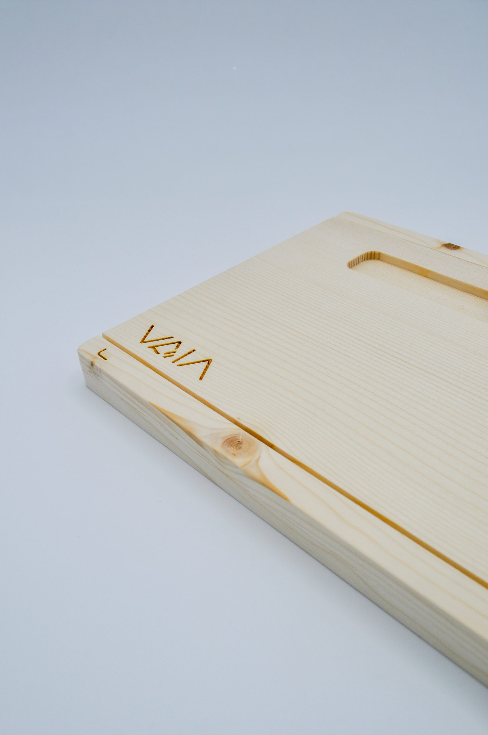 VAIA Focus amplificatore legno marrone dock scrivania