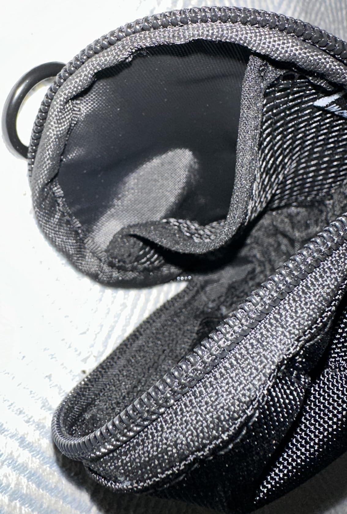 Ringke Cap Mini Pouch mini borsa nera in poliestere