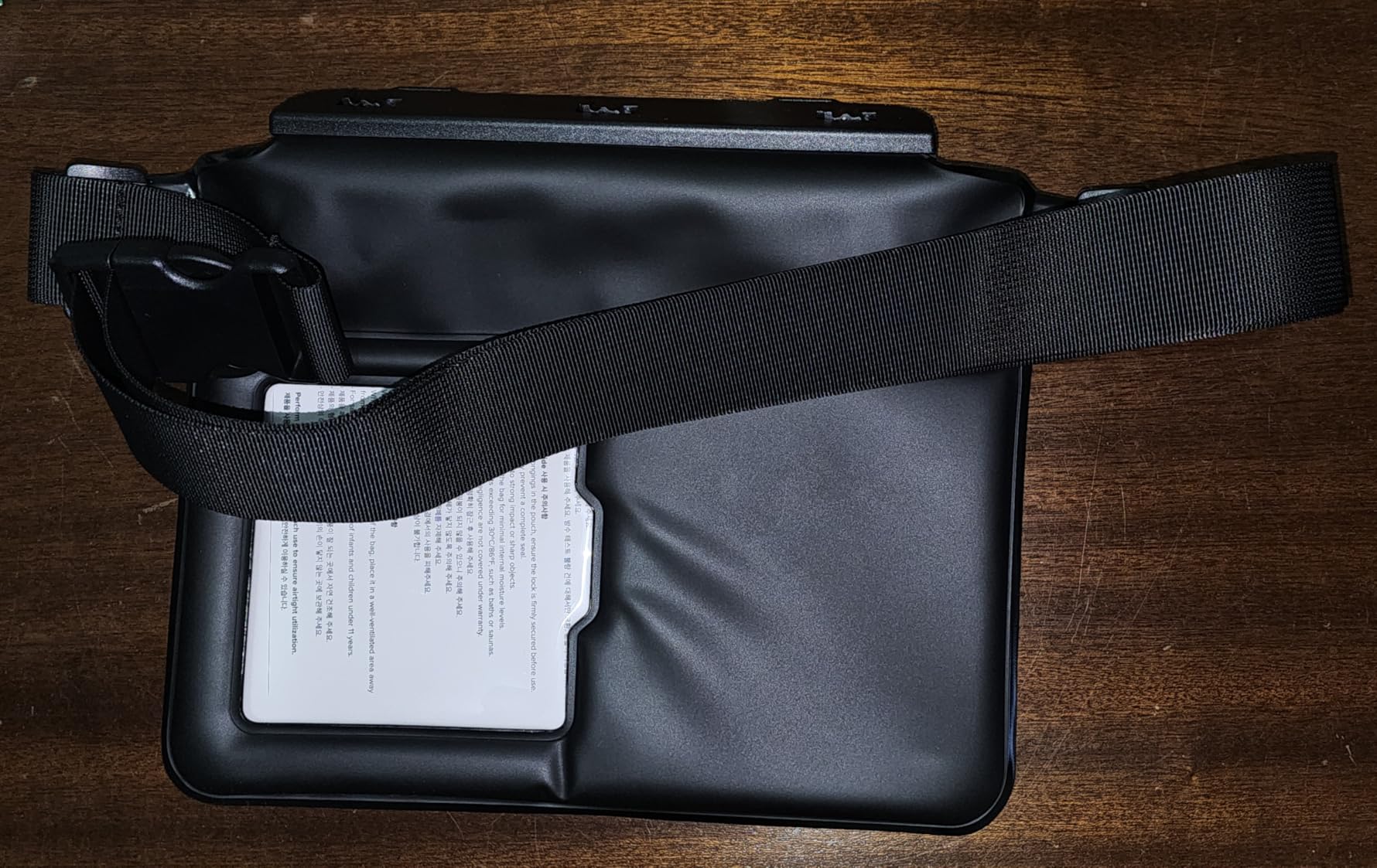 Ringke Waterproof Pouch IPX8 borsa impermeabile telefono nera tracolla