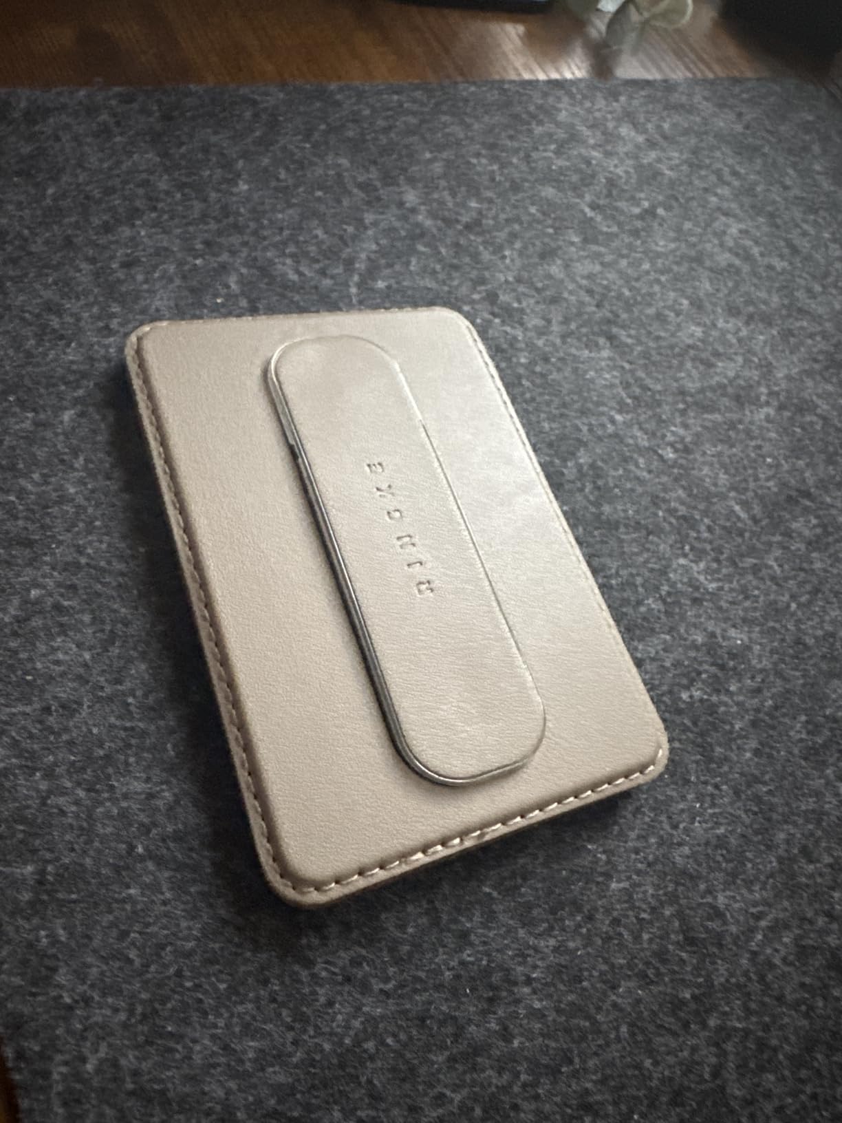 Ringke Card Holder Slide Grip Wallet porta carte Taupe Brown 2 carte