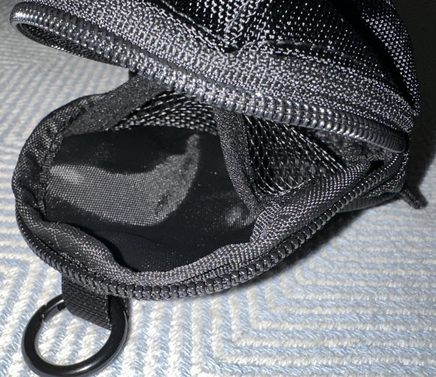 Ringke Cap Mini Pouch mini borsa nera in poliestere