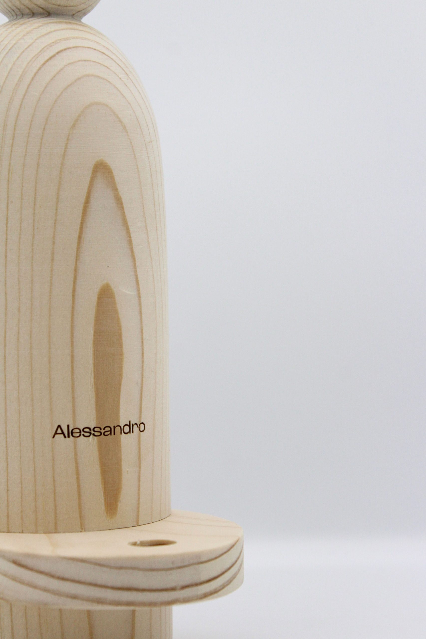 VAIA People dock station legno personalizzato figure