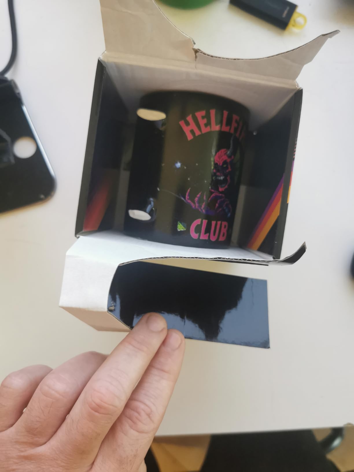 Konix Licensed merchandise Hellfire Club tazza 320 ml termoreattiva nera