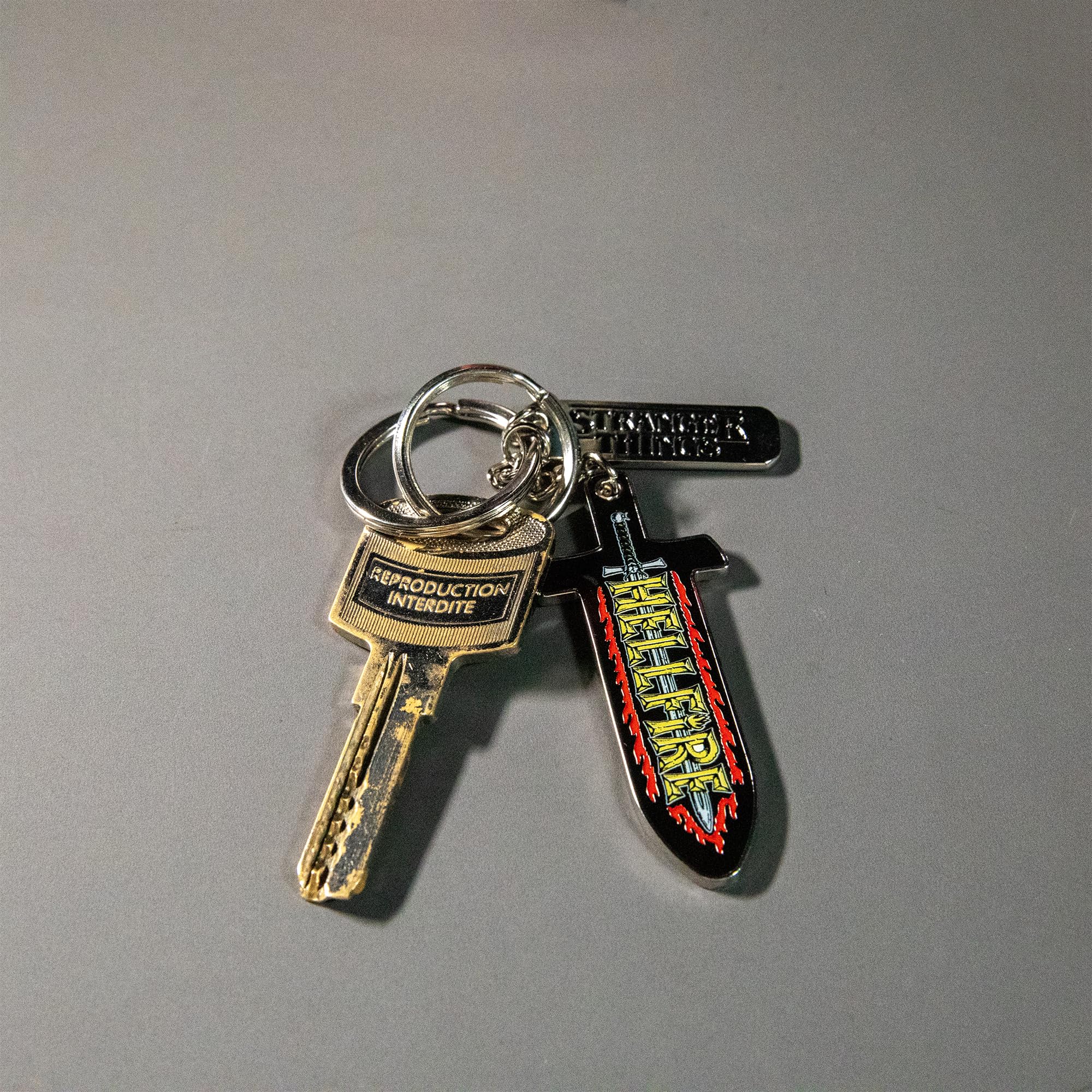 Konix Stranger Things Portachiavi Spada Metallo 4x4 cm