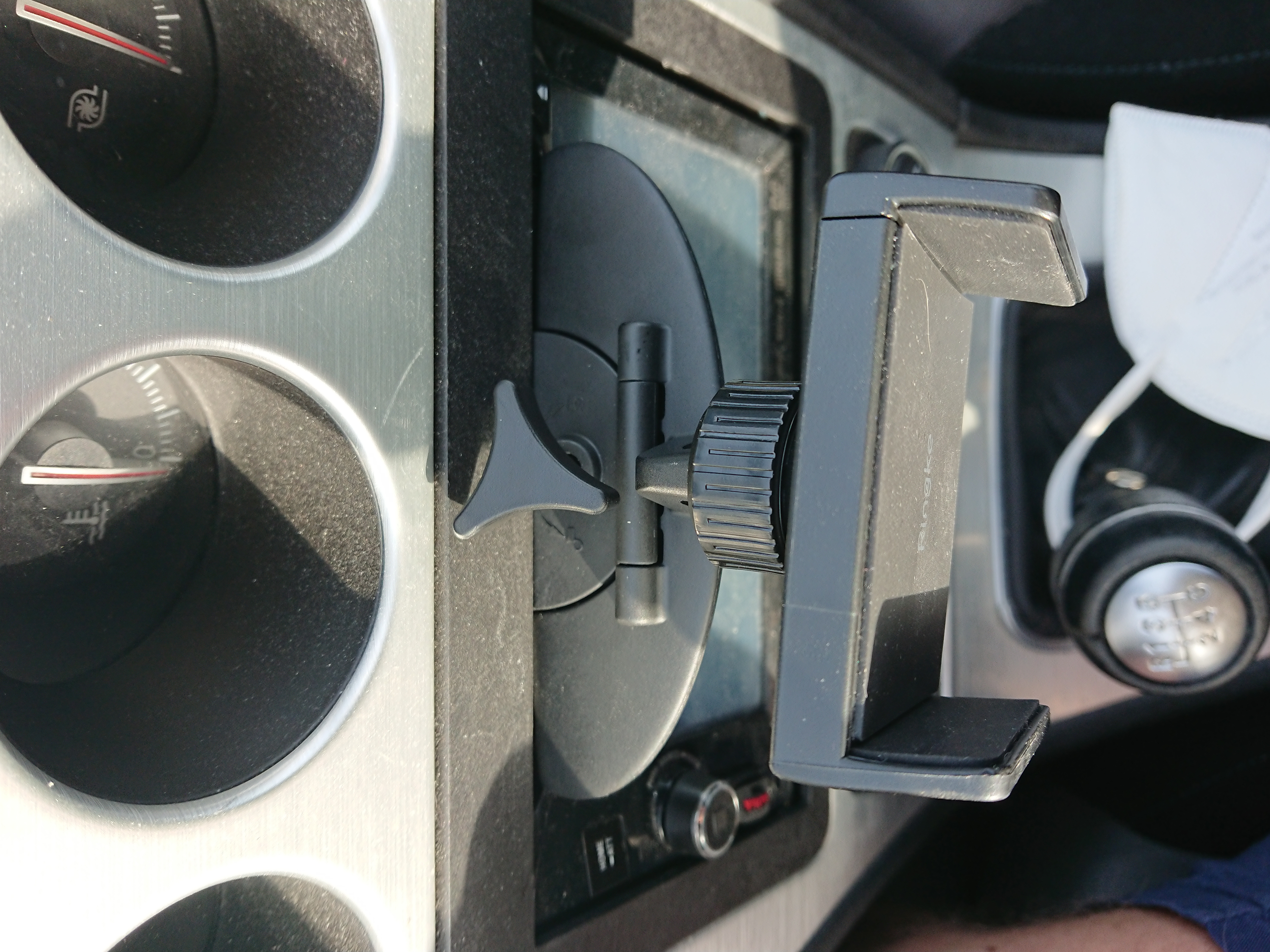Ringke Car Mount supporto auto CD magnetico universale nero