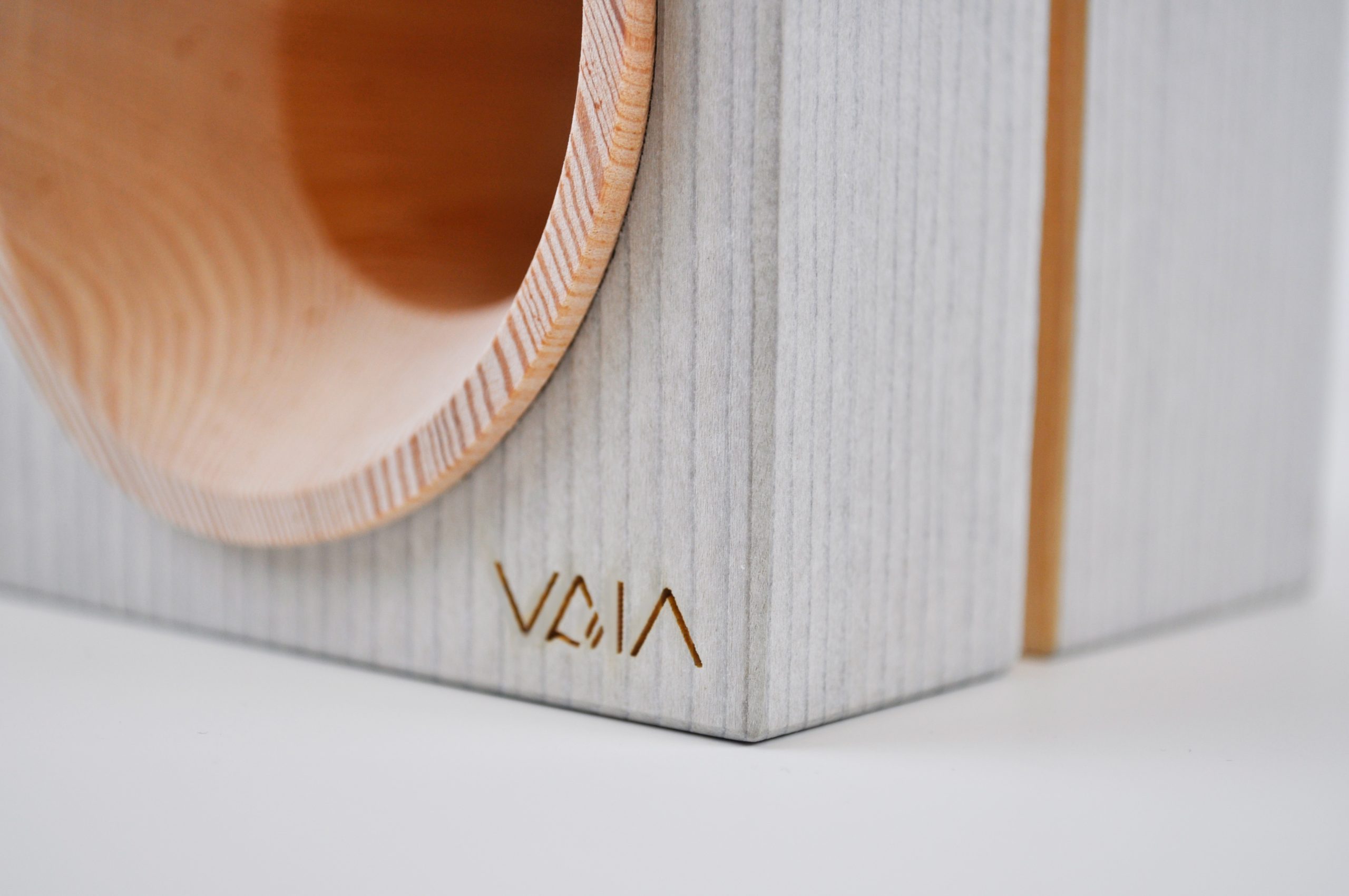 VAIA Cube Essential Aria amplificatore legno bianco