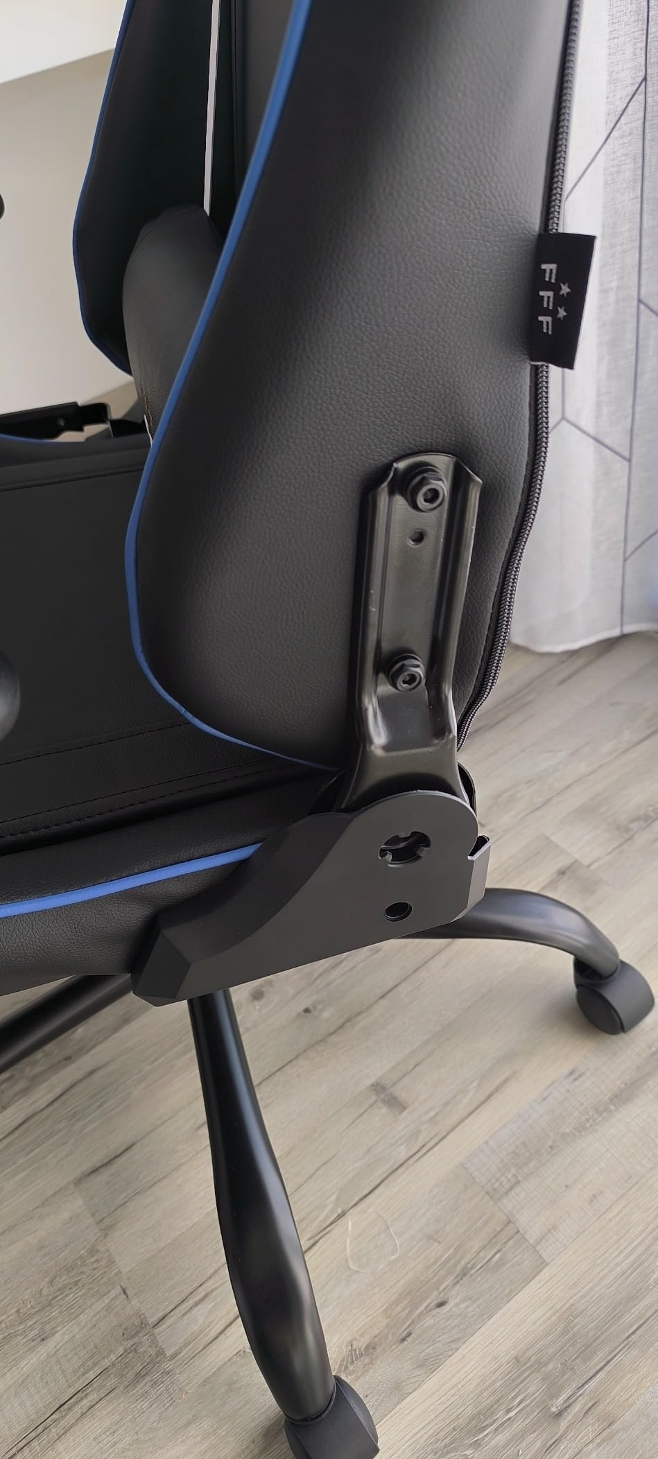 Konix FFF sedia gaming nero blu Stranger Things ecopelle