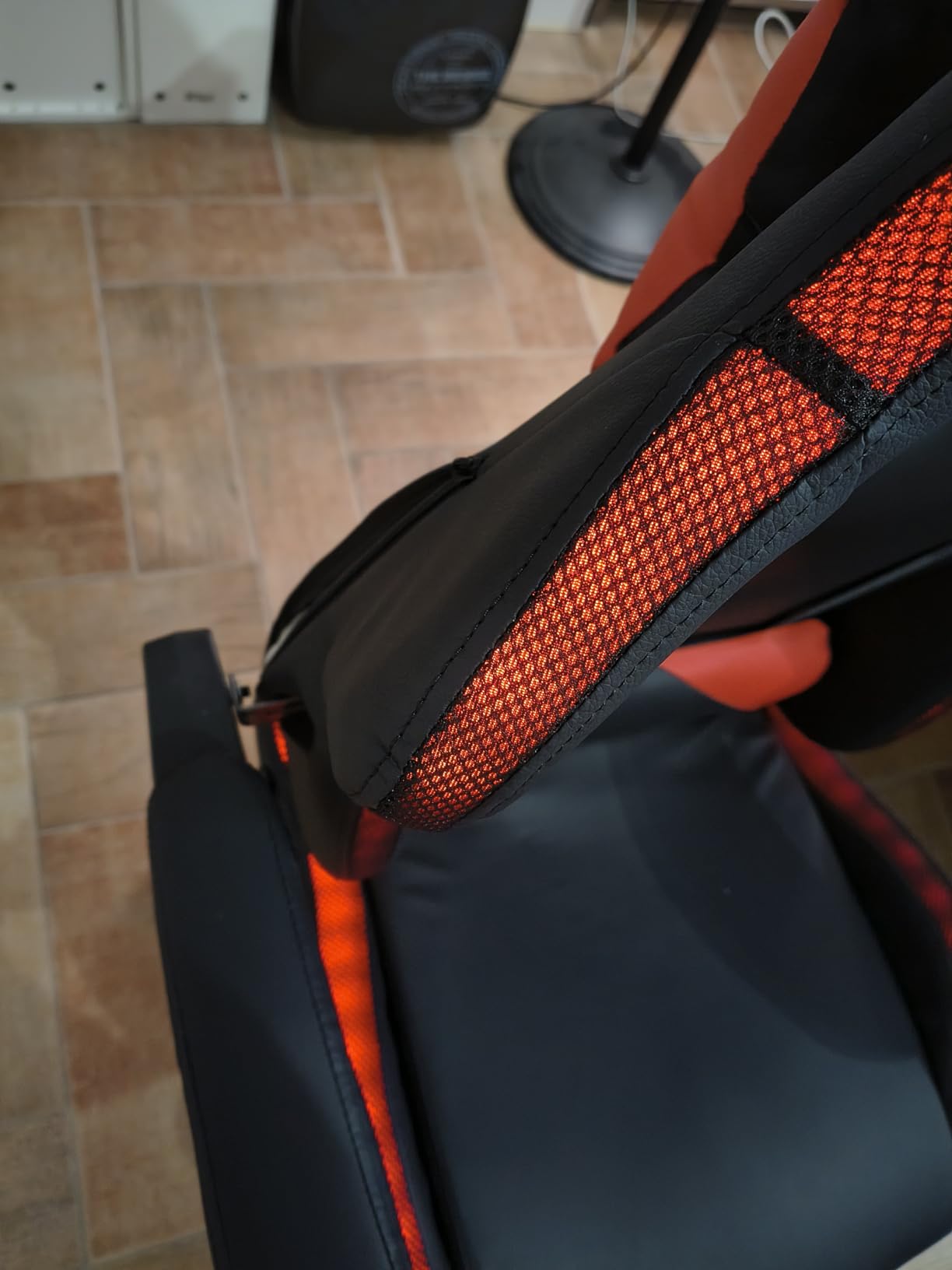 Konix Phantom sedia gaming ufficio nera RGB 135°