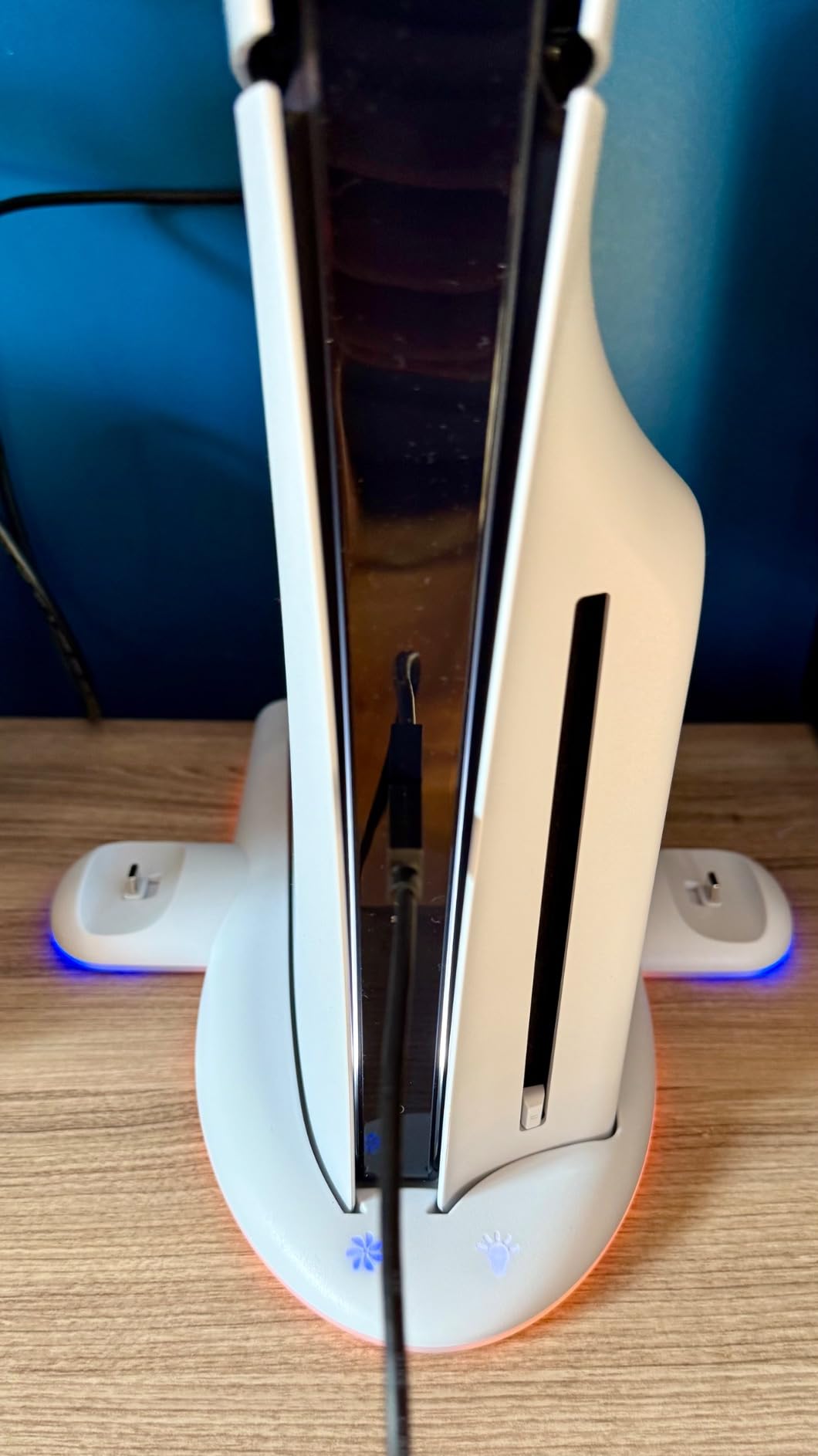 Konix Power Station Dock PS5 Slim RGB Bianco 2 Controller