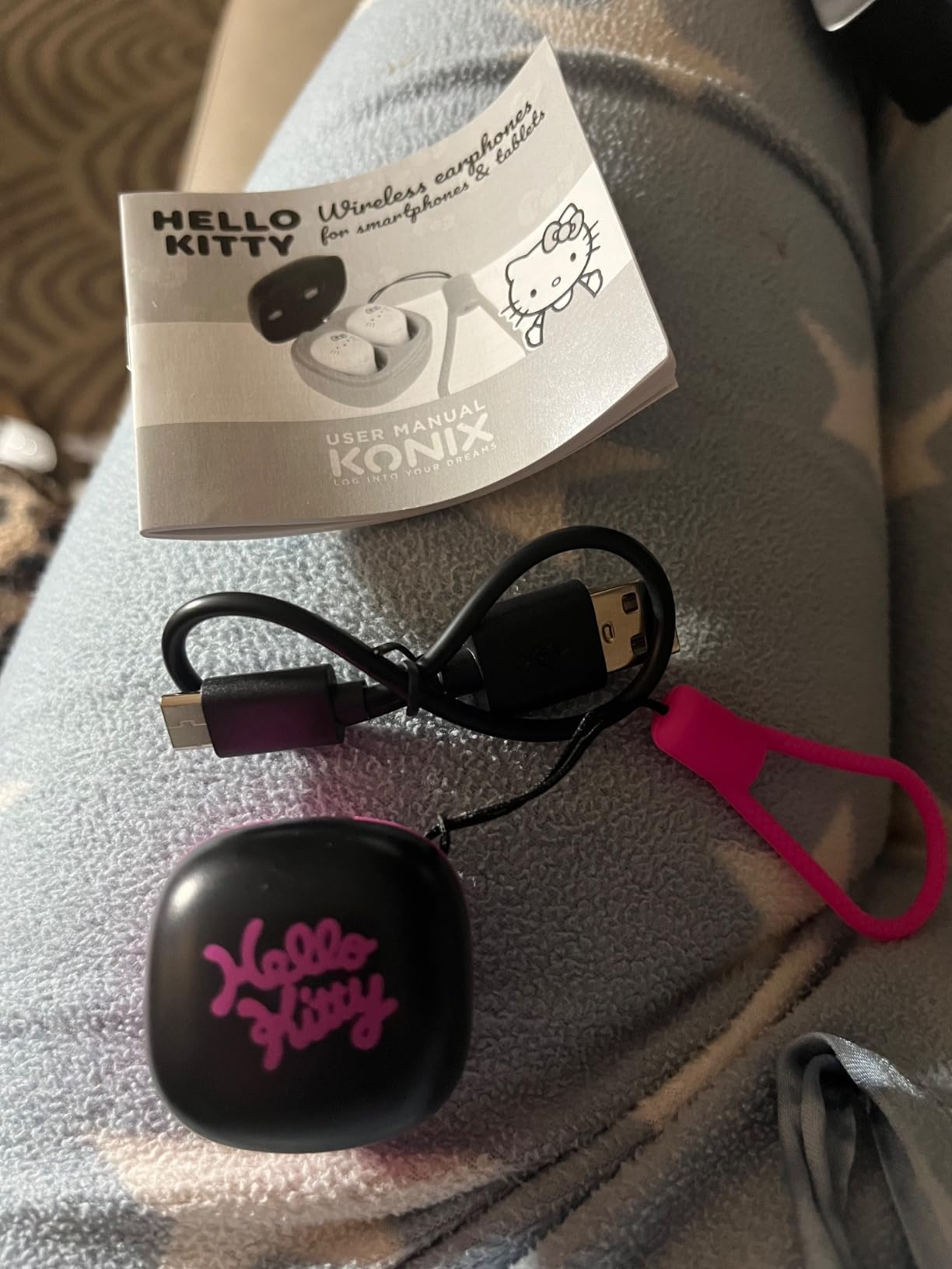 Konix Hello Kitty Cuffie Wireless Nero Rosa 6+15h Bluetooth
