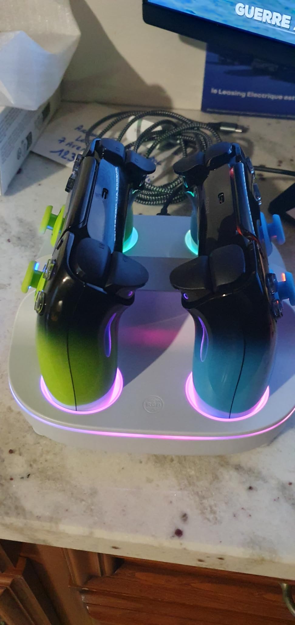 Konix Stazione Ricarica 2 Controller PS5 RGB Bianco