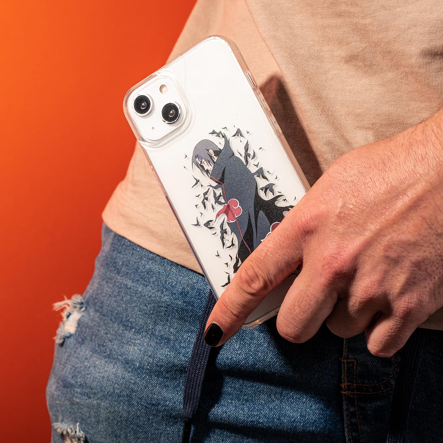 La Casa de las Carcasas cover iPhone 15 Pro Naruto Itachi