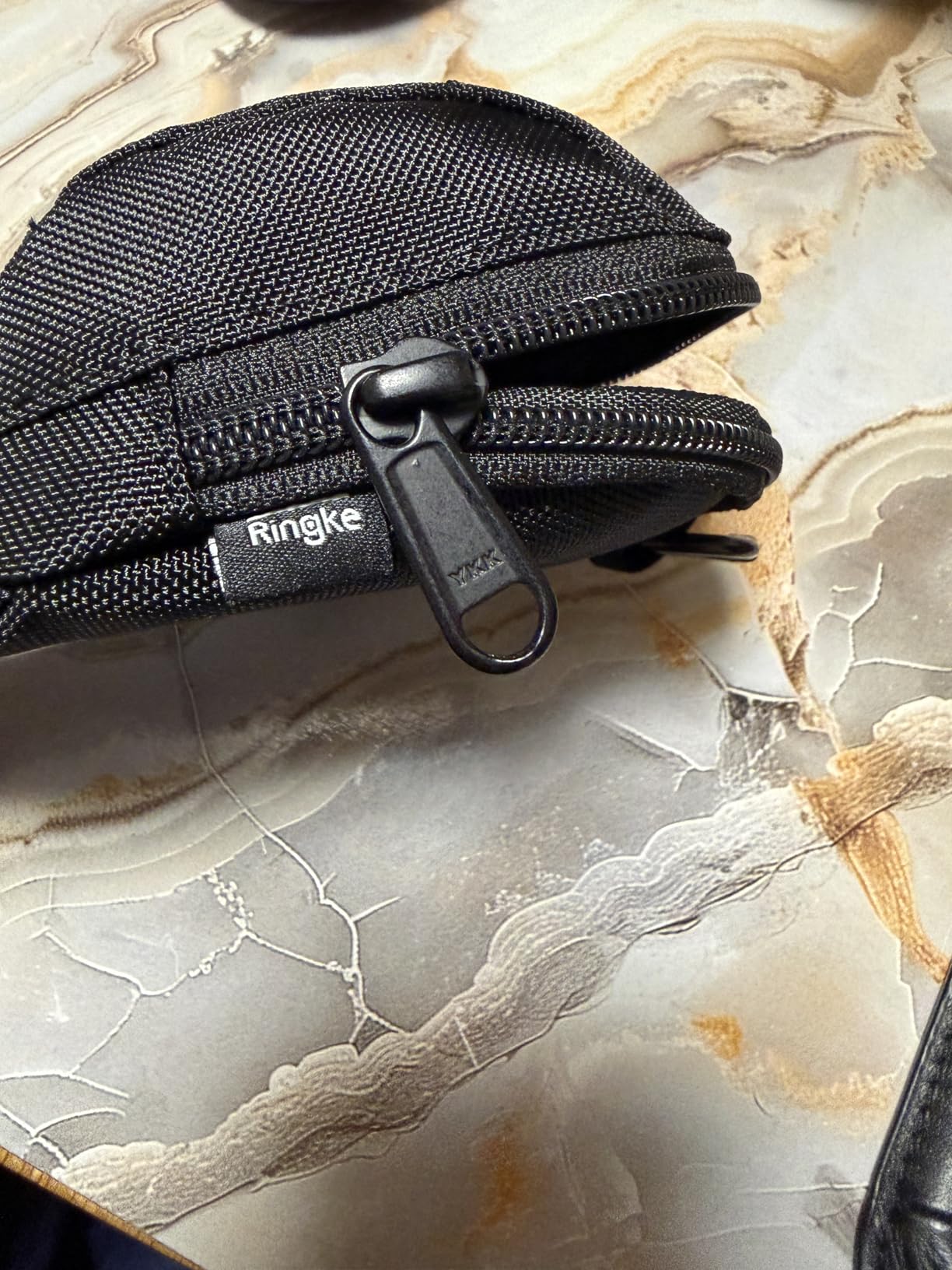 Ringke Cap Mini Pouch mini borsa nera in poliestere
