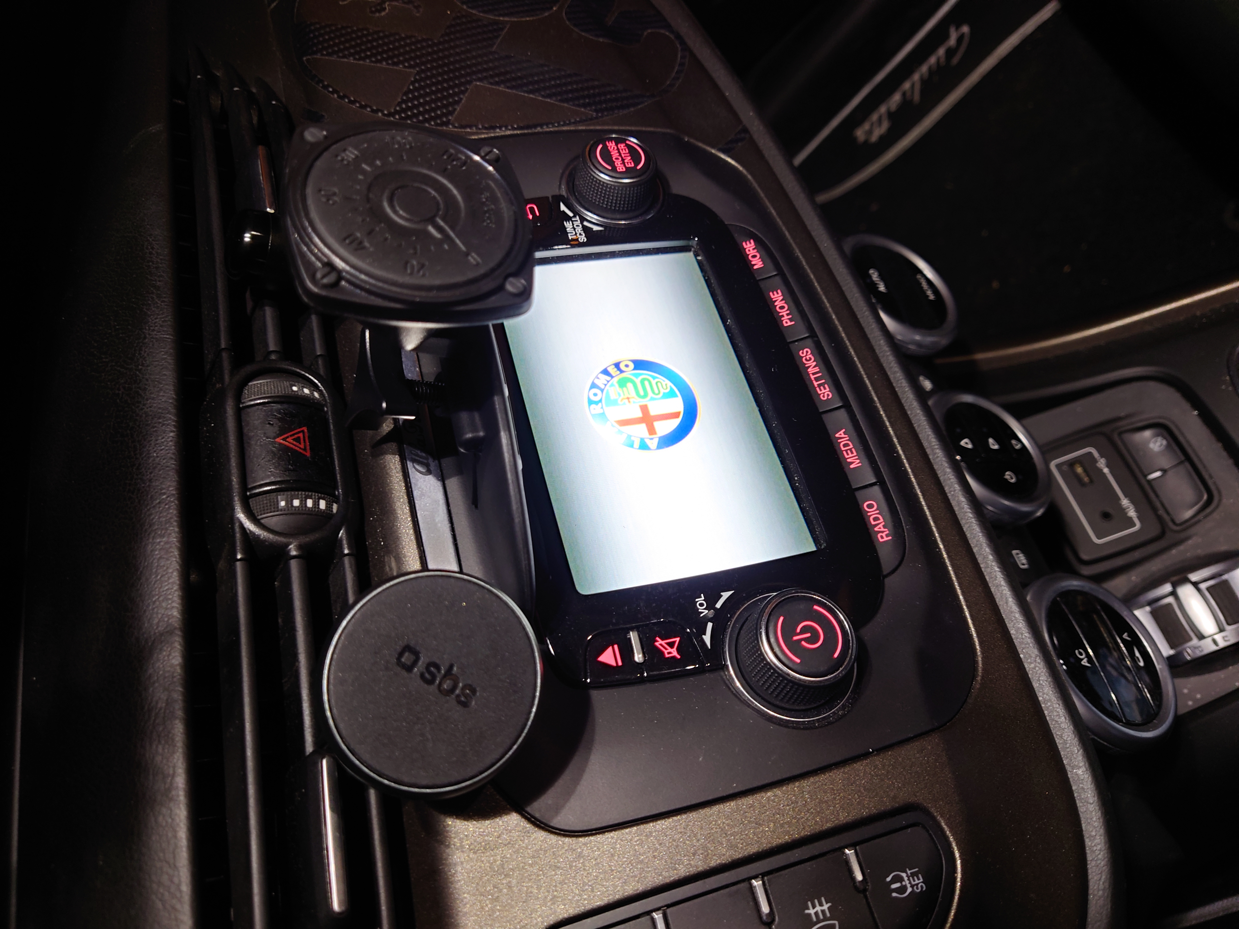 Ringke Car Mount supporto auto CD magnetico universale nero
