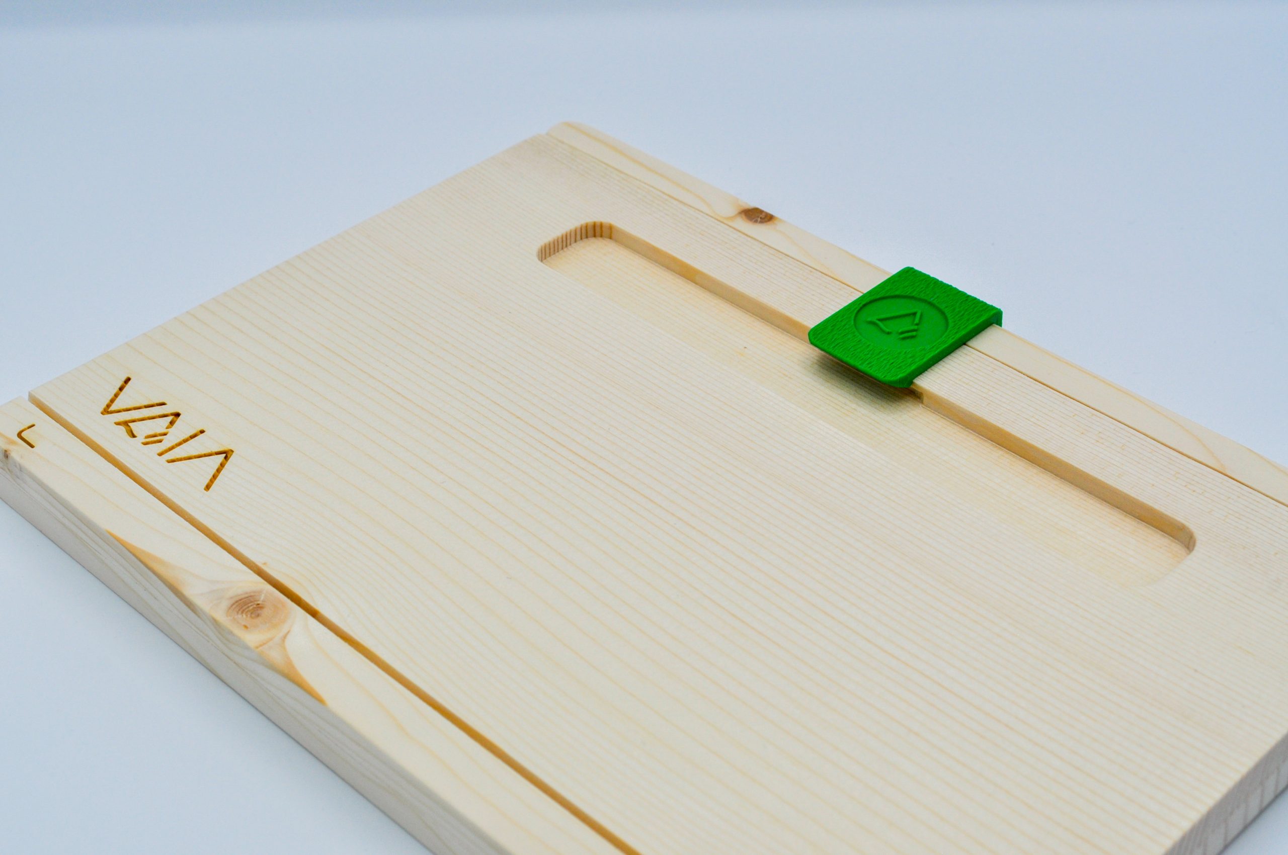 VAIA Focus amplificatore legno marrone dock scrivania